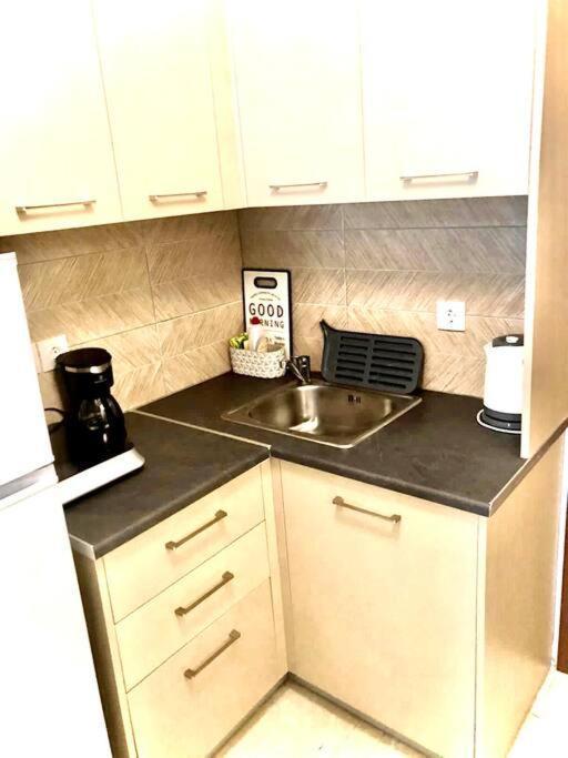Akadimias Apartment 1 เอเธนส์ ภายนอก รูปภาพ